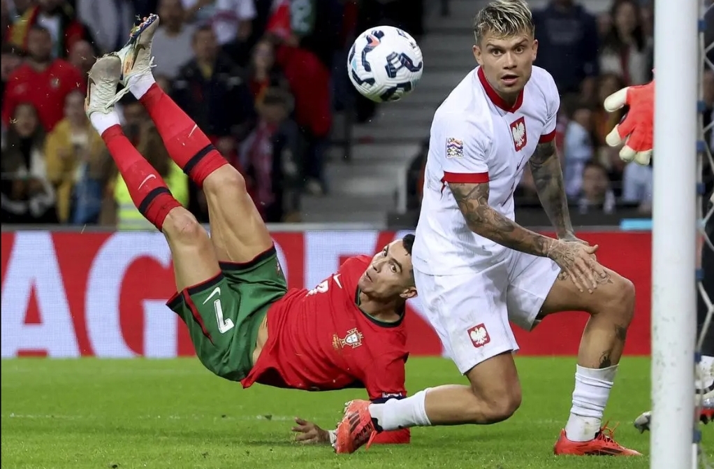 包含圣马力诺队在欧国联附加赛中实现突破的词条