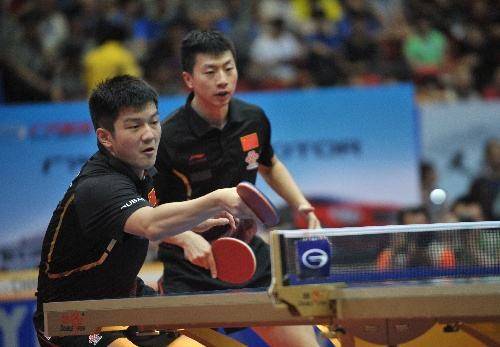 包含英格兰队轻取日本队，马龙刷新纪录的词条